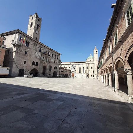 Апартаменты La Chicca In Centro - Centro Storico Асколи-Пичено Экстерьер фото